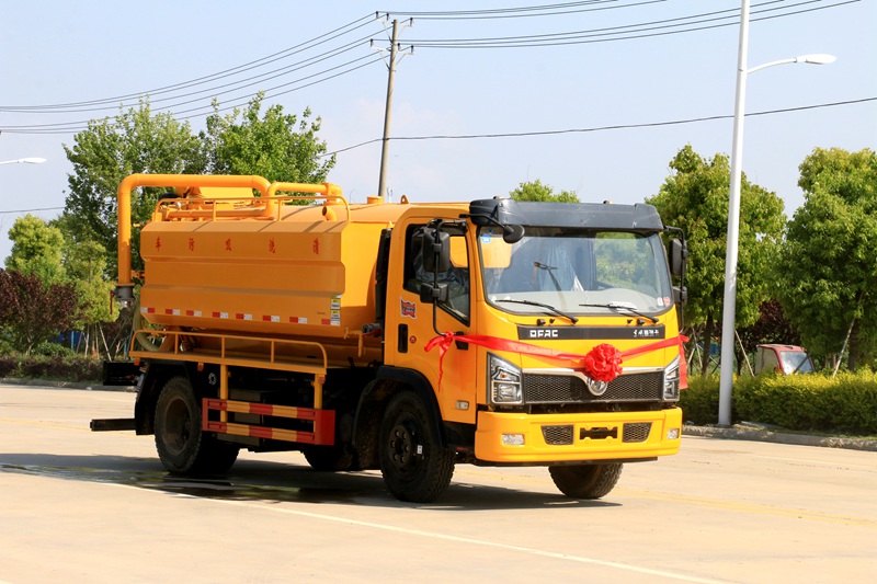 大多利卡清洗吸污車