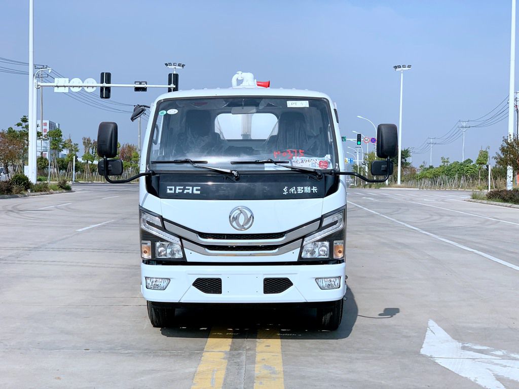 東風小多利卡吸污車高清圖