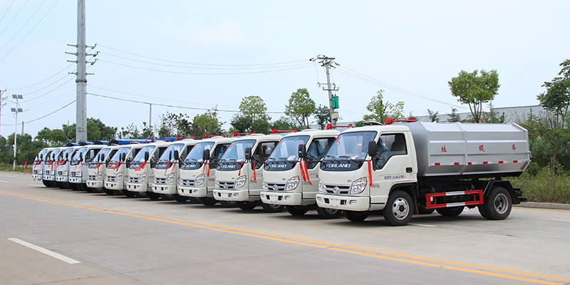 壓縮、掛桶垃圾車批量發車(圖1)