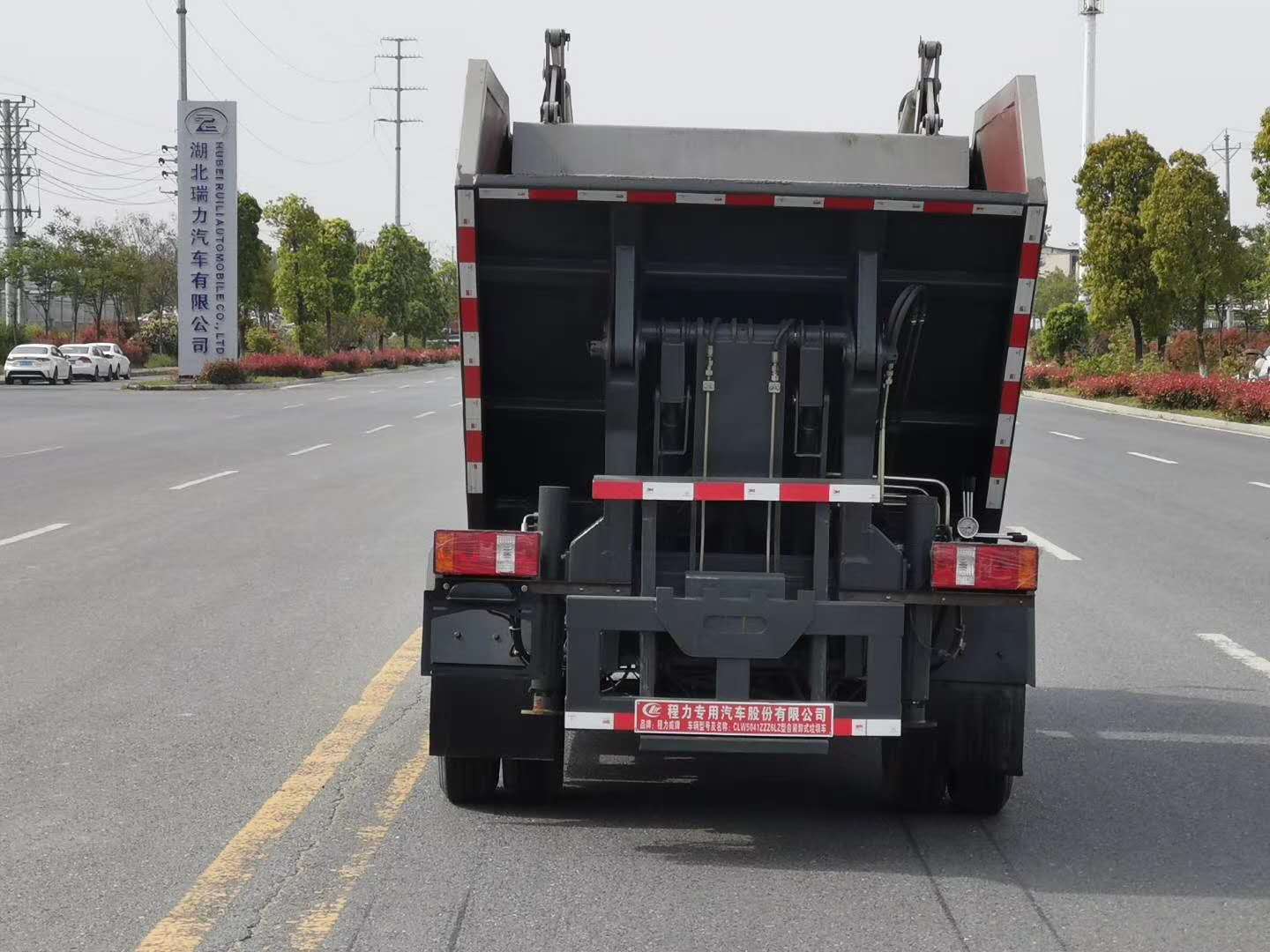 垃圾清運車，輕松解決環(huán)衛(wèi)小區(qū)公園城鄉(xiāng)垃圾運輸(圖2)